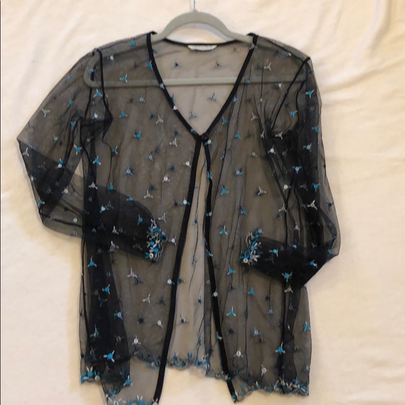 Blouse - Picture 2 of 6